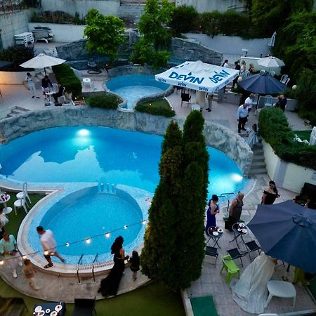 Brilliance Hotel Varna Bagian luar foto