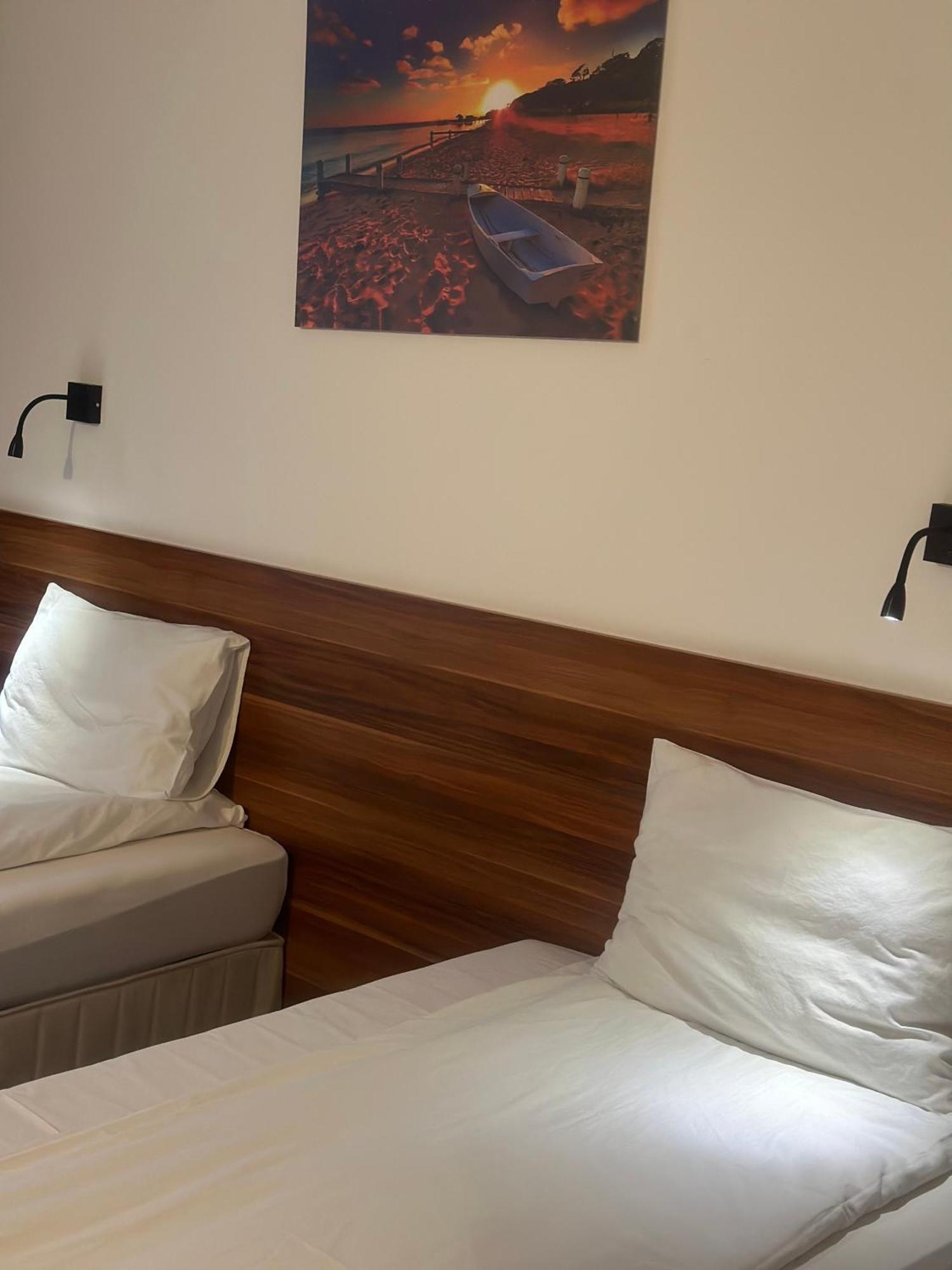 Brilliance Hotel Varna Bagian luar foto