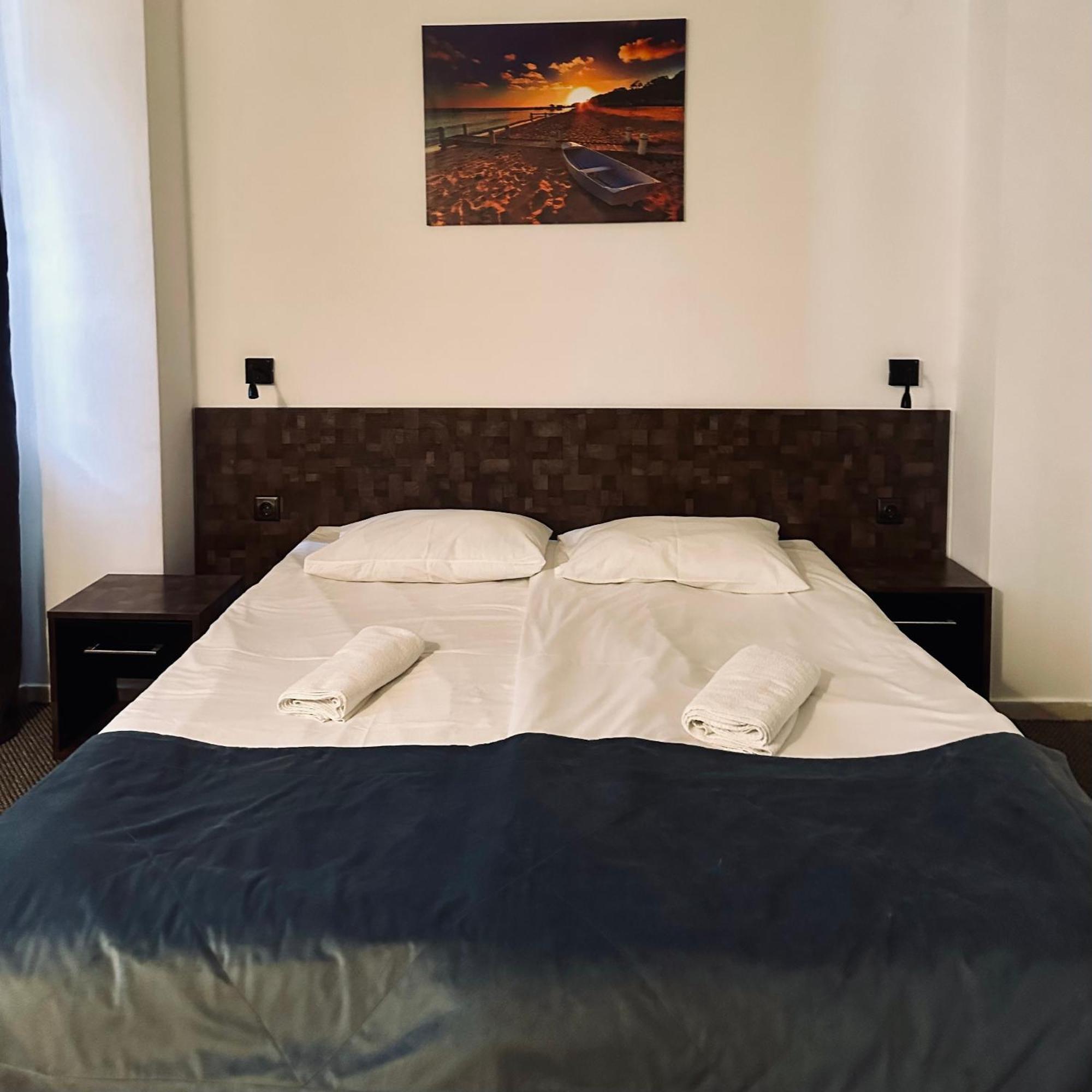 Brilliance Hotel Varna Bagian luar foto